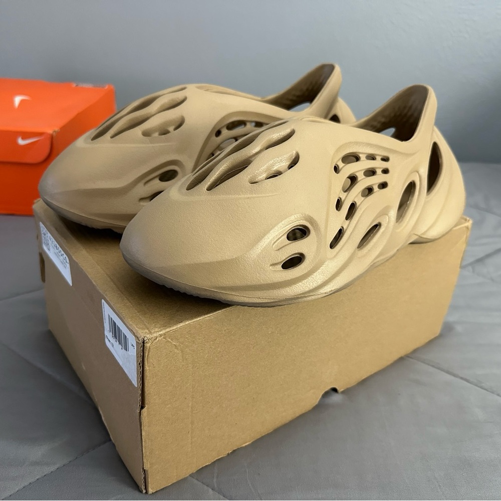 Yeezy Foamrunners Ochre